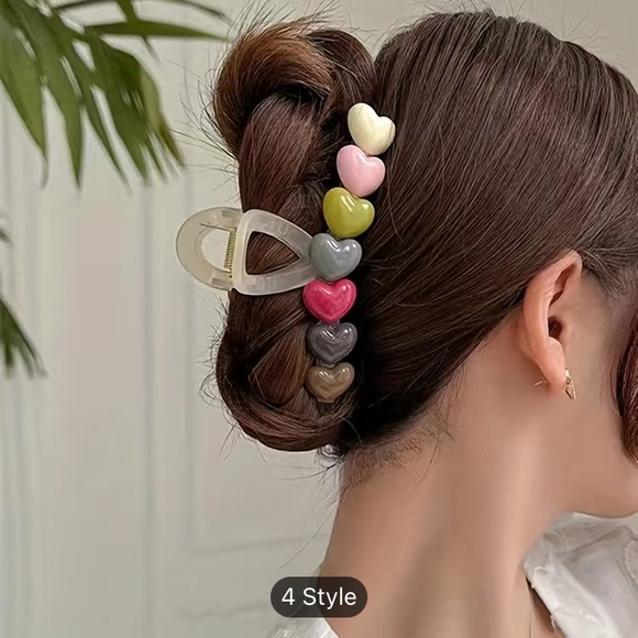 BRAND NEW Cute & Fun X-Large Beige Hair Clip w/Multicolored Hearts on Both Sides - Picture 2 of 8